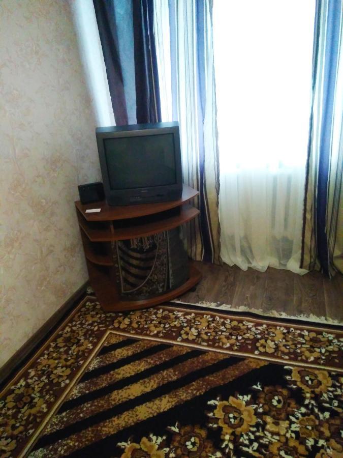 Двухкомнатная Квартира В Центре Okhtyrka ภายนอก รูปภาพ